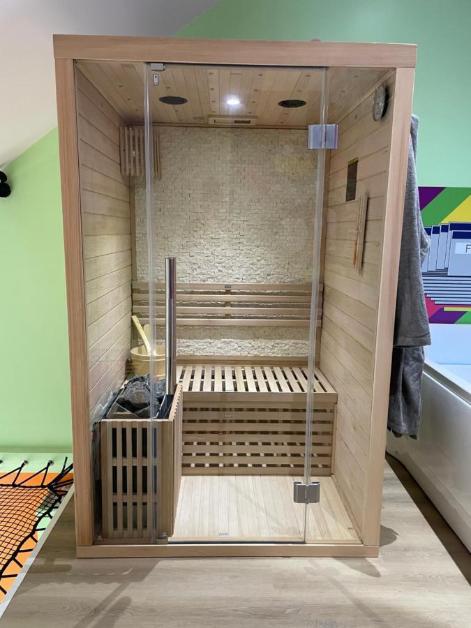 Capsule Forever Young - Jacuzzi - Sauna - Billard - Arcade De Jeux - Netflix & Home Cinema - Ping Pong Hastiere-par-dela Kültér fotó